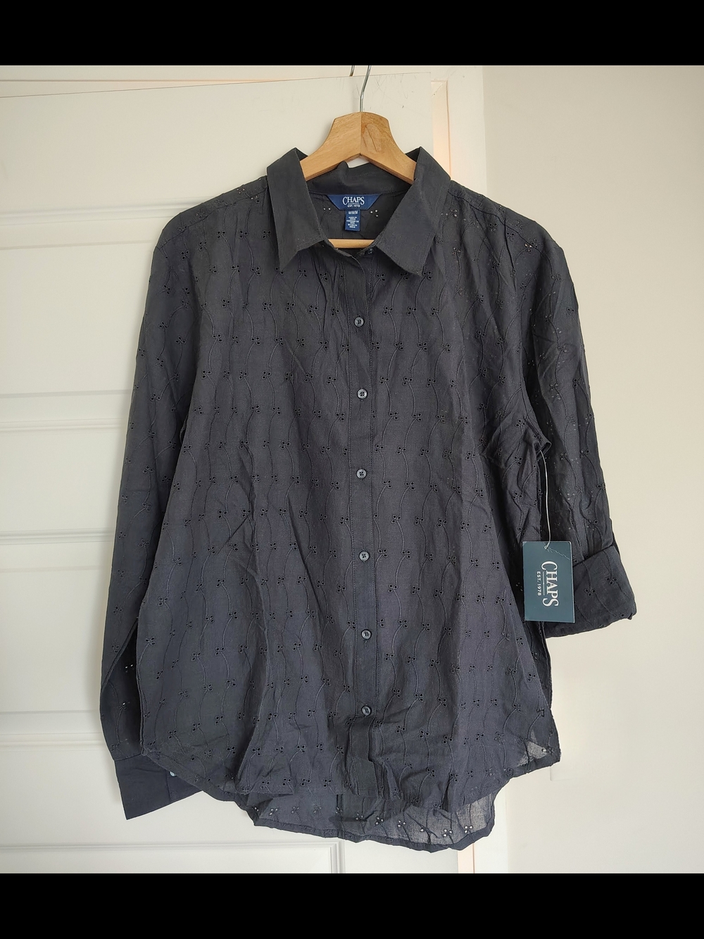 Chaps Women Blue Eyelet Long-Sleeve Button-Down Shirt